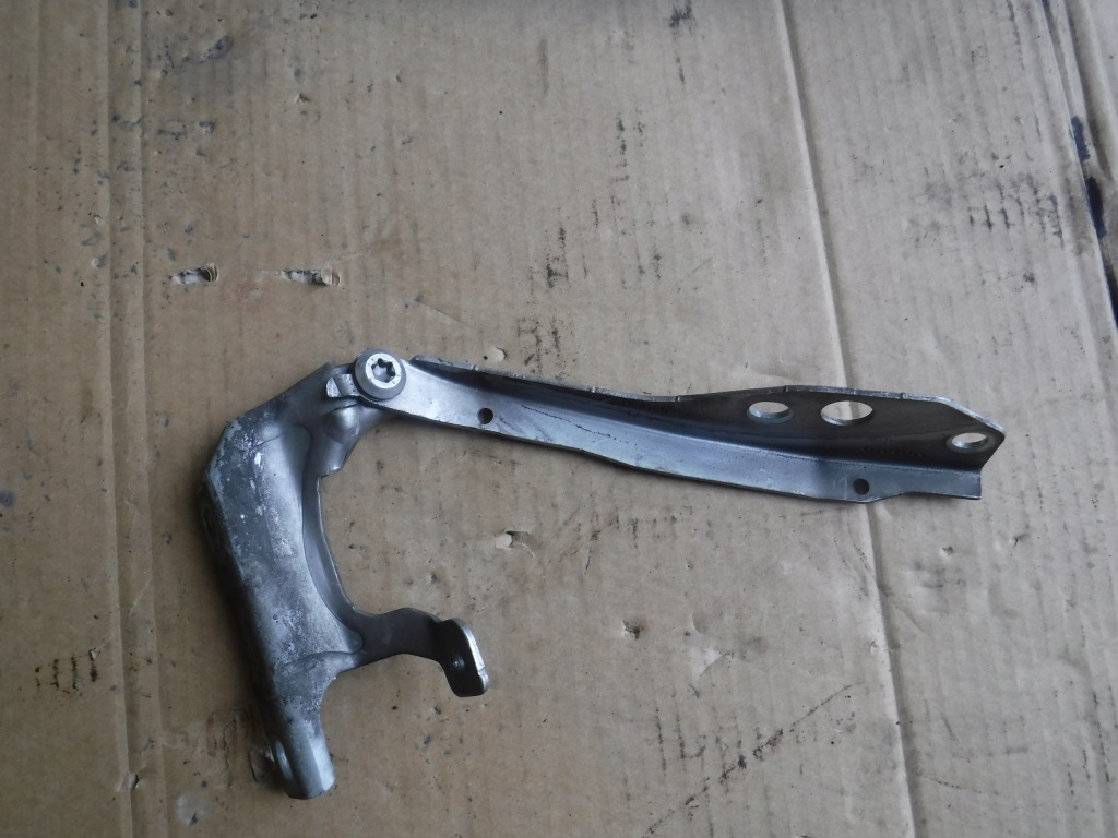 фото №1, Петля капот левый volvo s40 ii v50 30753597