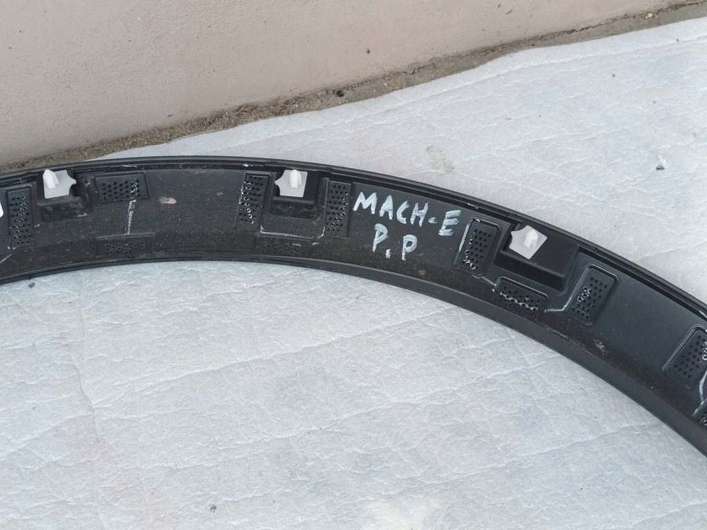 фото №10, Молдинг передня права ford mustang mach-e правий перед