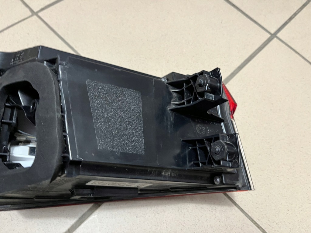 фото №12, Skoda kodiak kodiaq 565 лампа задняя задняя правое