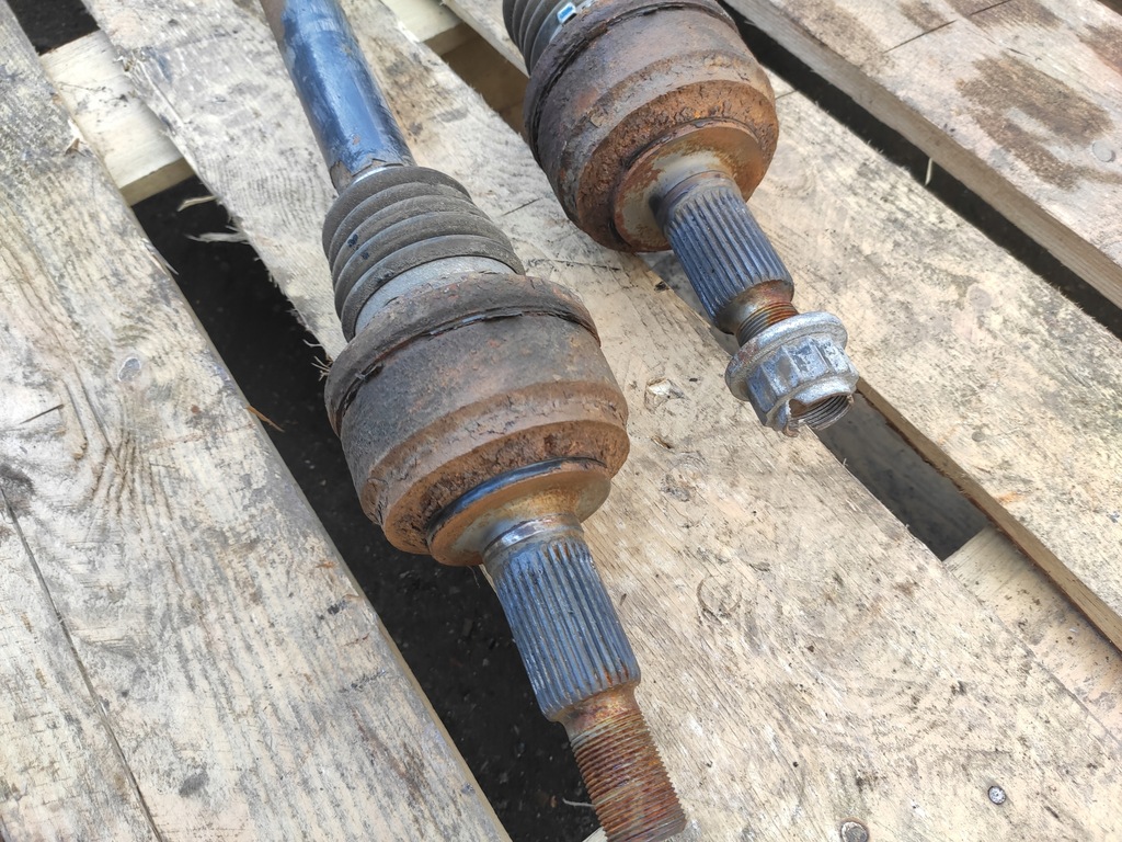 фото №7, Audi q7 4l 3.0tdi touareg приводной вал шарнир левый правый задняя целая оригинал