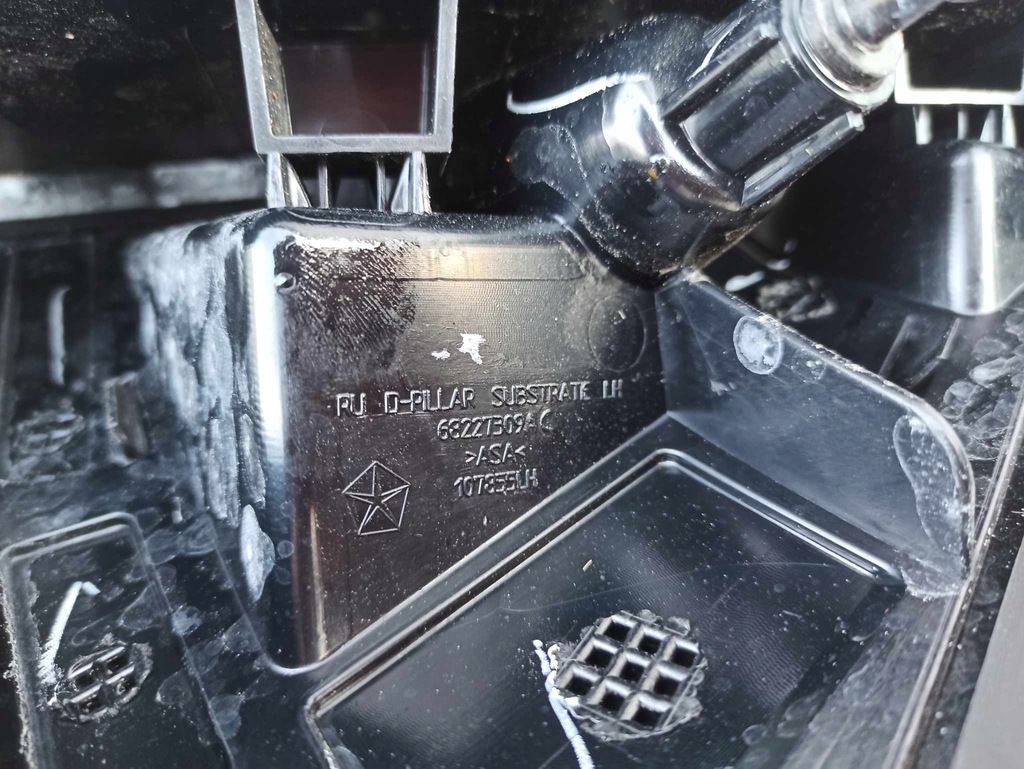 фото №6, Chrysler pacifica ii треугольник крыла левый правый задняя 68227309ac 68227308ac