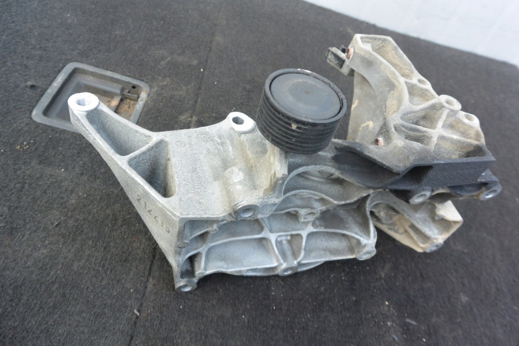 Кронштейн генератора 3.0d n57 bmw x5 e70 e71 рестайлинг  f15 с Разборки