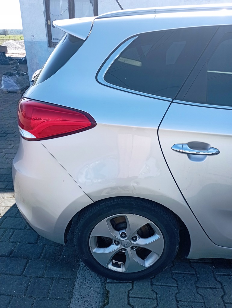 фото №1, Kia carens iv крыло правый задняя задний четверть