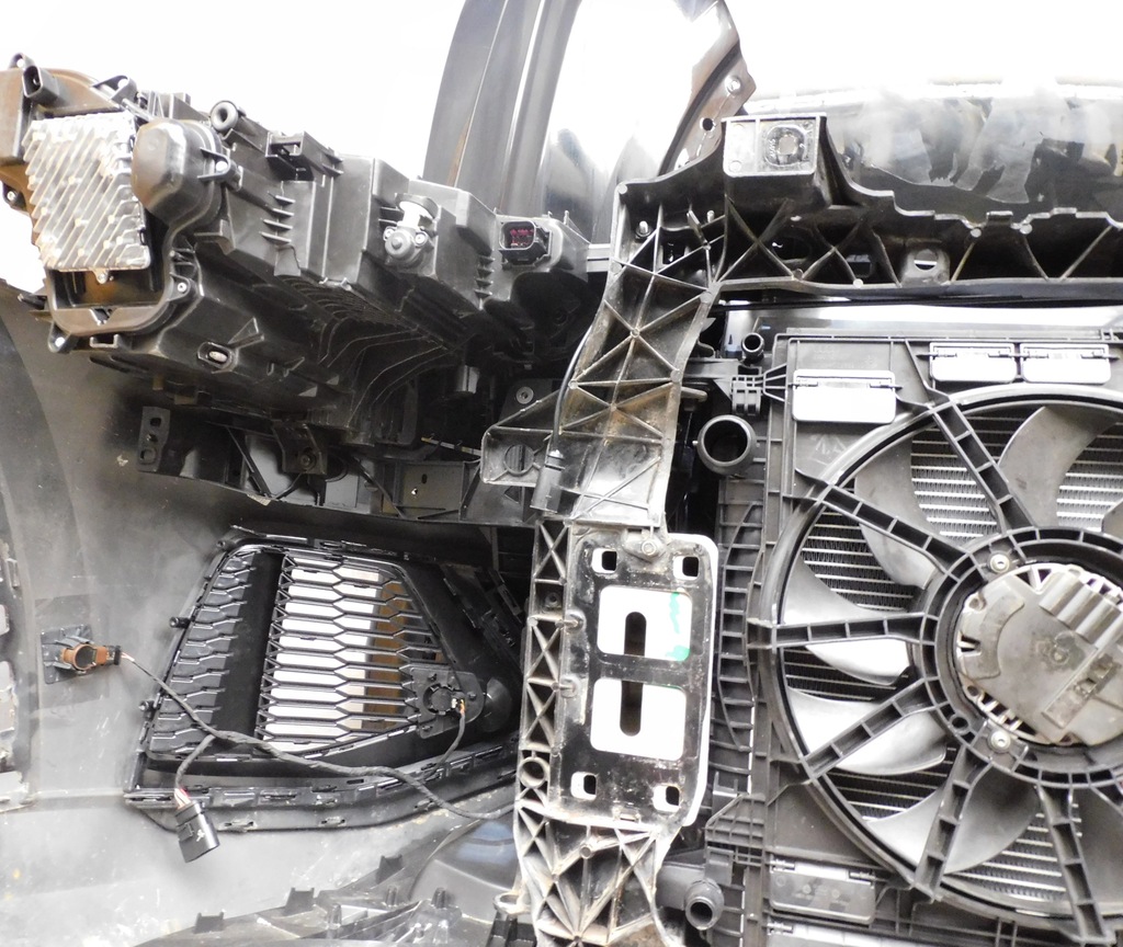 фото №7, Audi q8 4m8 s line перед бампер лампи капот pas крила full led