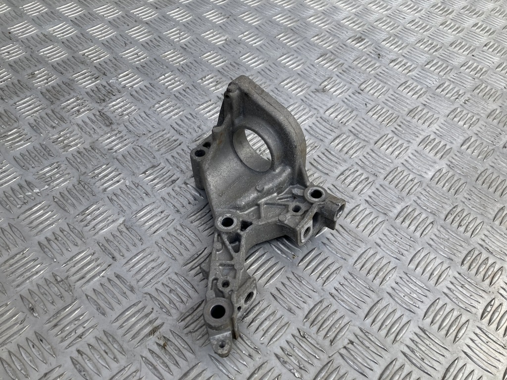 фото №1, Кронштейн підпора піввісь glb x247 1.3 cgi a2822232600