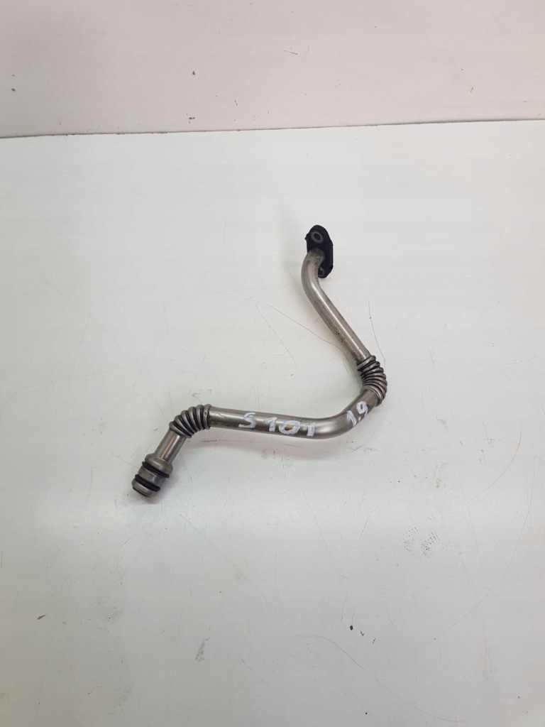 фото №1, Труба шланг заливной масла trafic vivaro 1.9dci