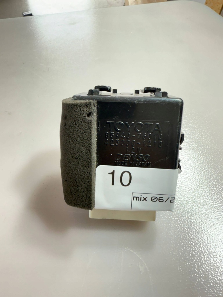 фото №1, Lexus ct 200h 2013 реле омывателя