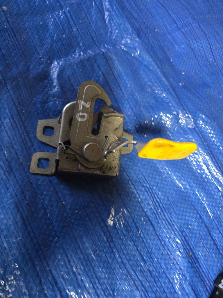 фото №1, Замок засов крышки двигателя капот peugeot partner iii 08-18