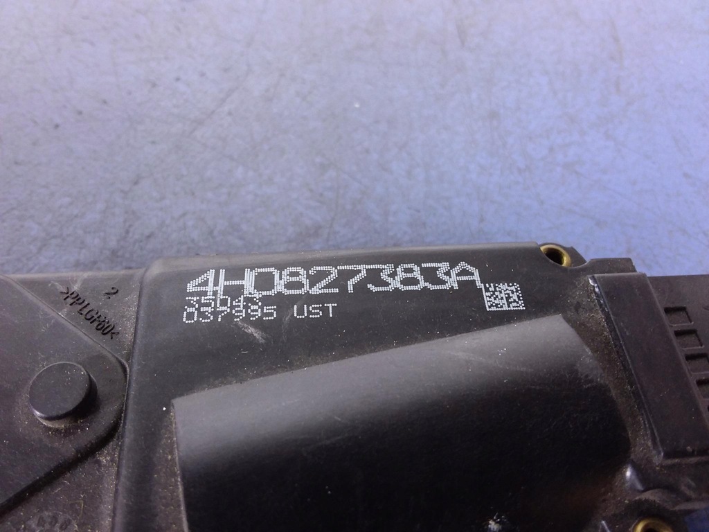 фото №4, Audi a8 d4 замок доводчик крышки задняя 4h0827383a