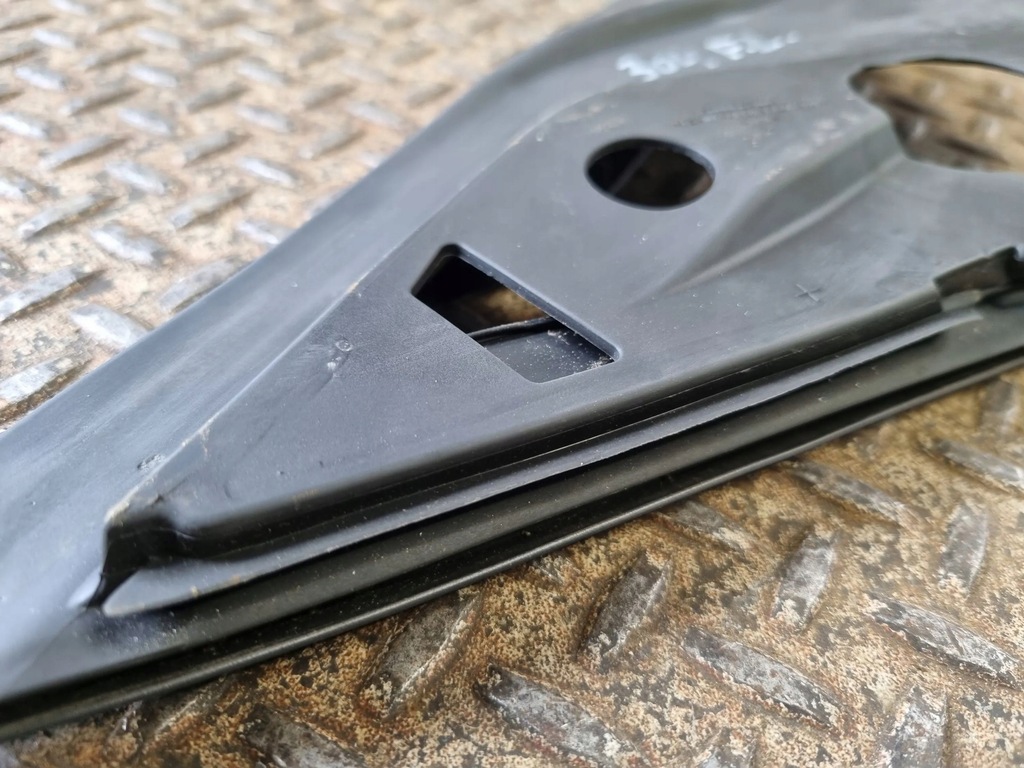 фото №9, 2023 tesla model y прокладка двері 150006600b