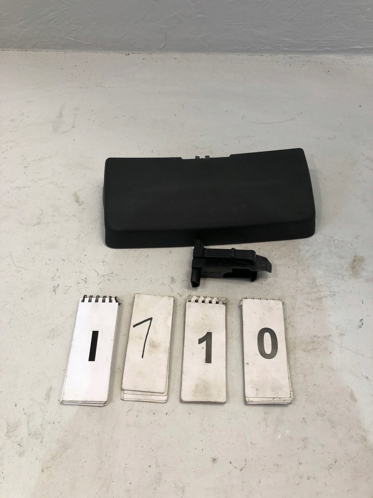 фото №1, Volvo v50 atrapa/zaślepka фаркоп буксировочный