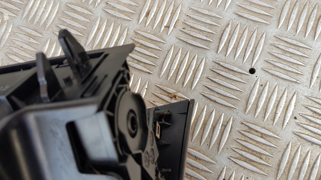 фото №12, Mercedes w211 пепельница бардачок drewno a2118100430