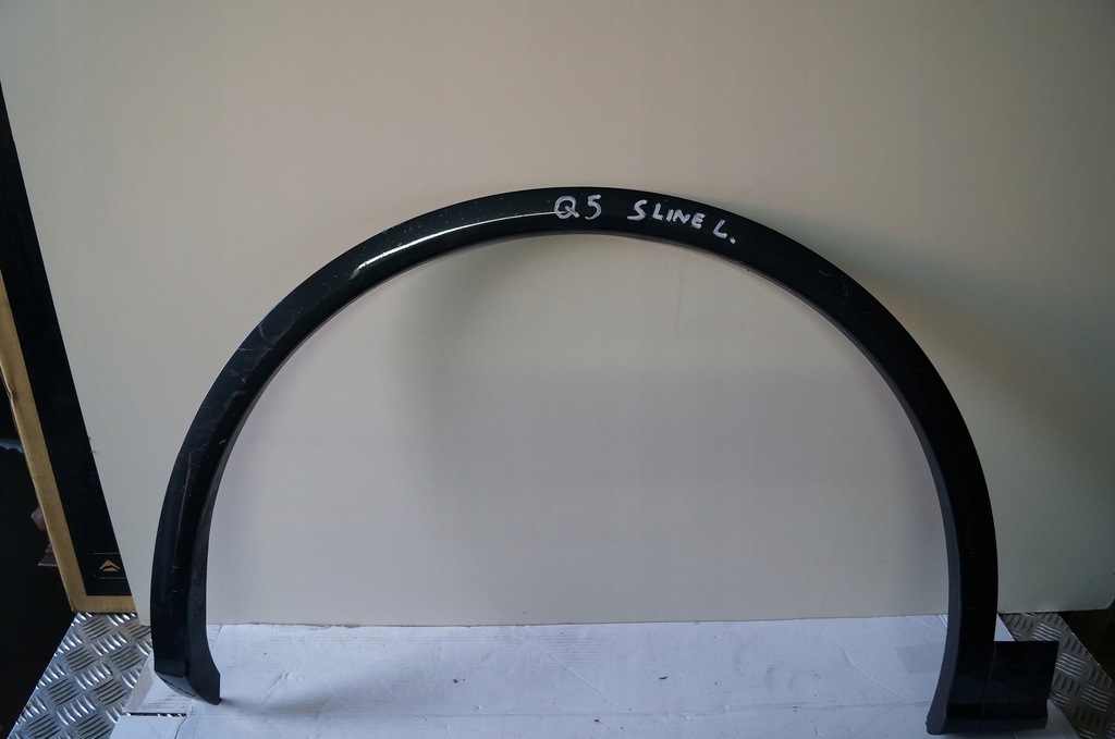 фото №1, Молдинг крыла audi q5 80a s-line левая перед