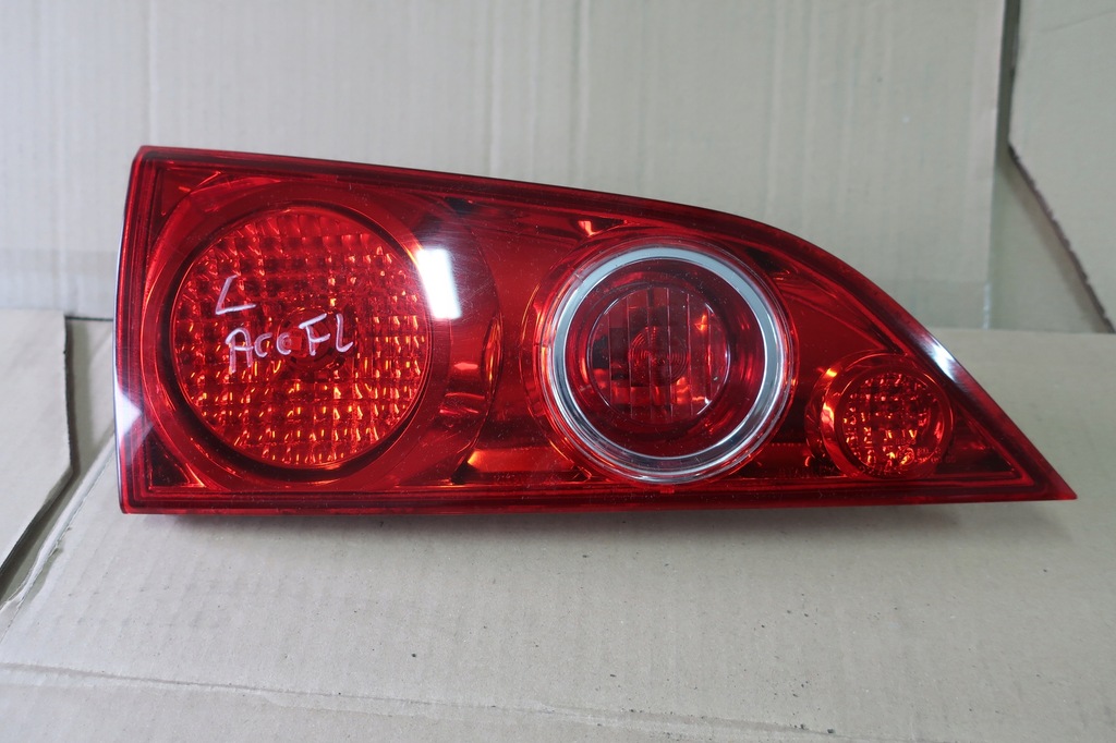 фото №1, Honda accord vii kombi 03- лампа задняя задняя левая крышка багажника