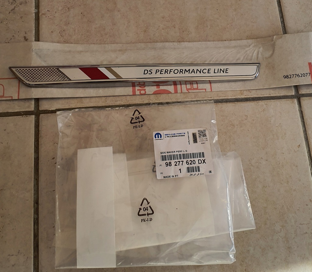 фото №1, Citroen ds7 молдинг емблема performance line ліва