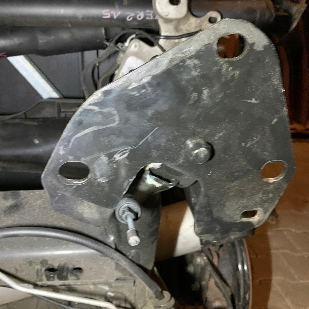 Задня oś балка задня підвіска гальмівні барабани 555110548r renault express 1.5 dci Зі Шроту