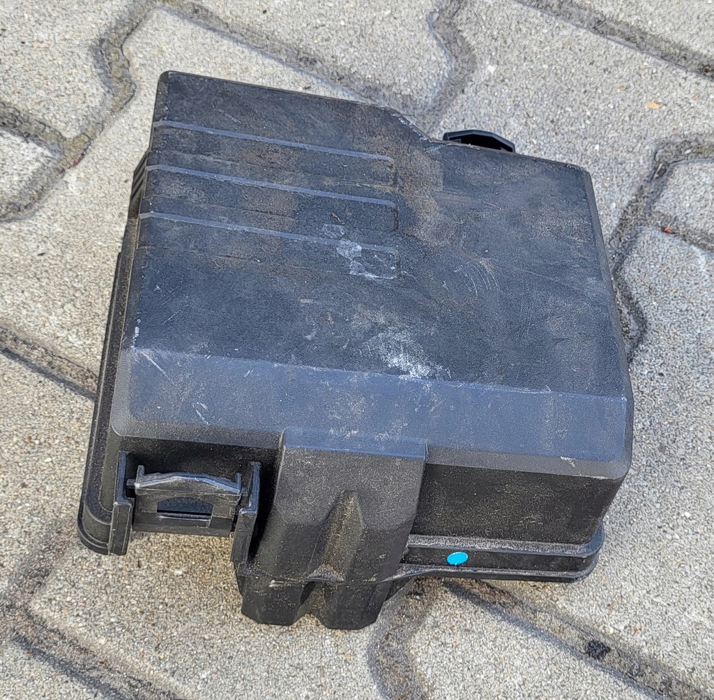 фото №1, Hyundai santa fe iv 18 крышка предохранителей