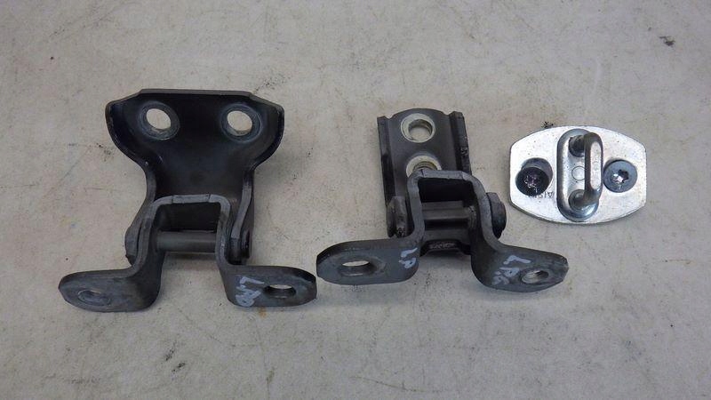 фото №1, Петля петли засов дверь левый перед toyota rav4 iii петли дверь rav4