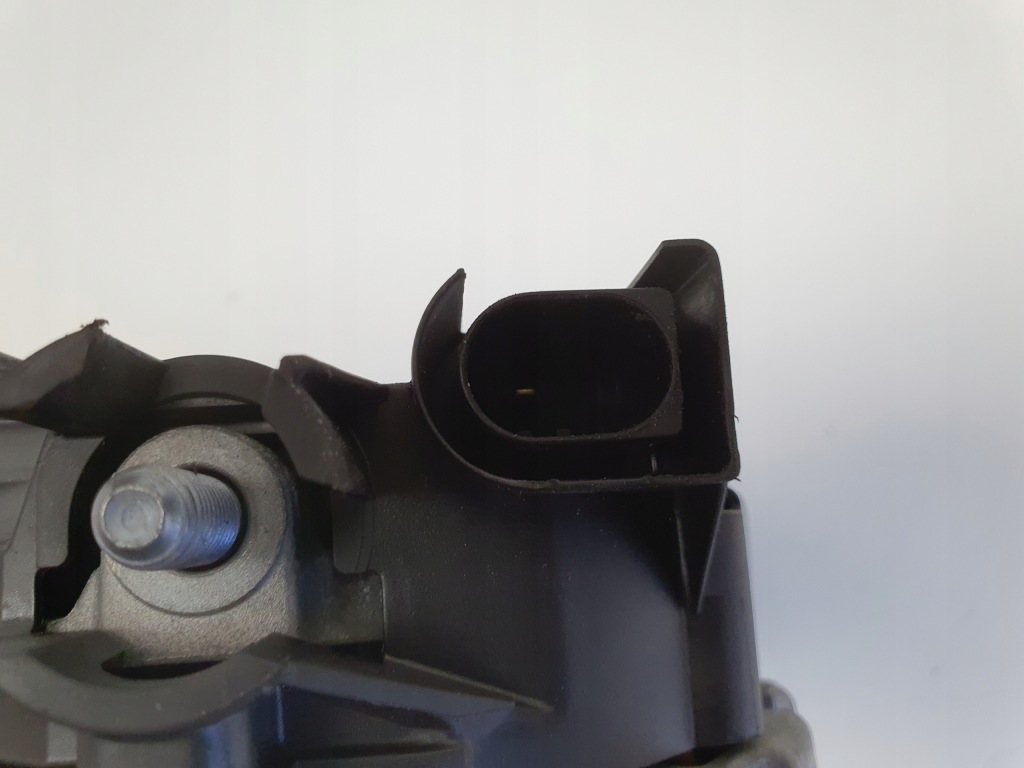 Купити Volvo s60 2 v60 1.6 t3 генератор 31285436 valeo 180a