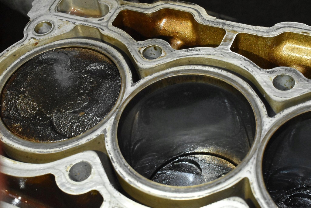 Блок низ  двигателя wał mbgu30 peugeot 207 1 1 1.6 vti 120km 06-09 в Украине