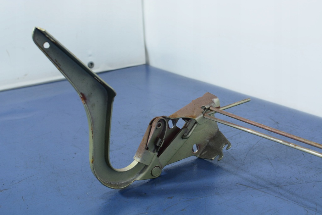 фото №3, Bmw 5 e12 петля задний крышки