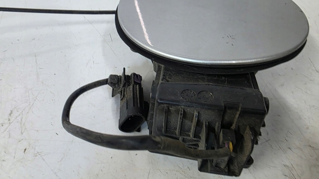 фото №9, Крышка багажника разъём соединитель зарядки opel ampera chevrolet volt