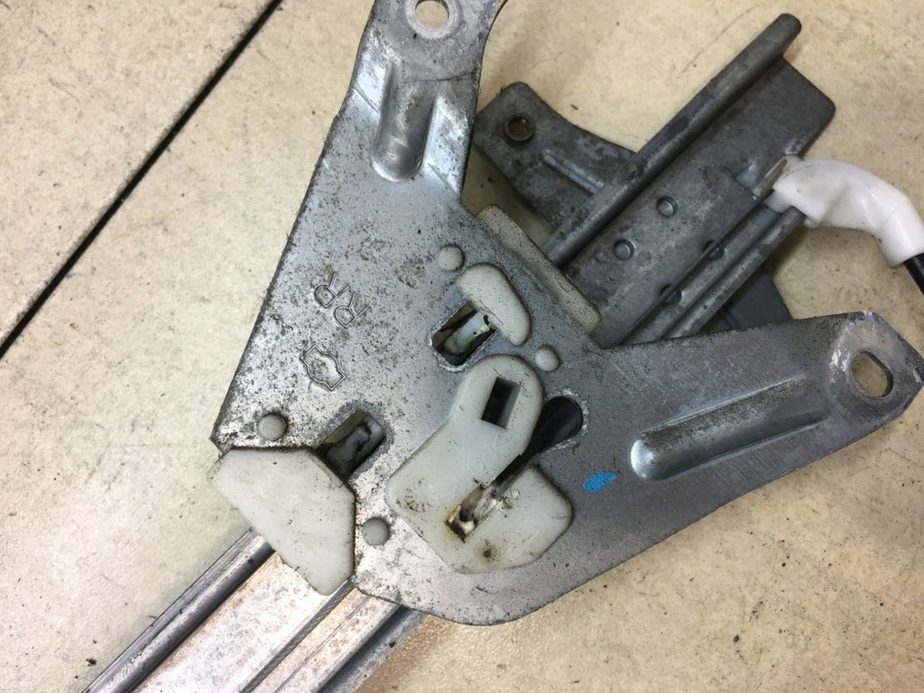 фото №9, Підйомник скло правий задня primera p11 lift