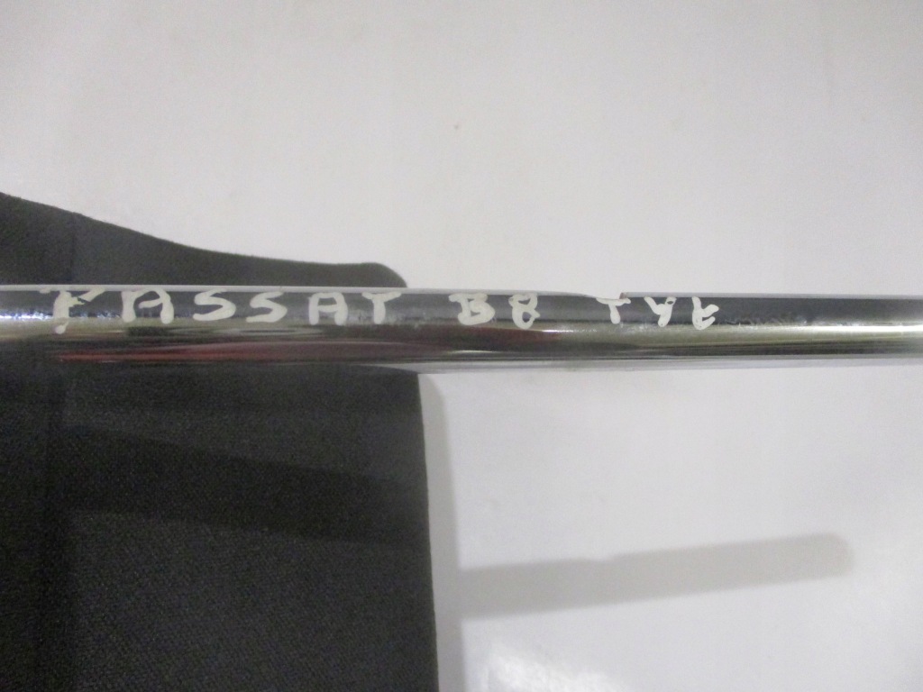 Подголовник сиденье задняя задний правый  или левое  материал vw passat b8 универсал Цена