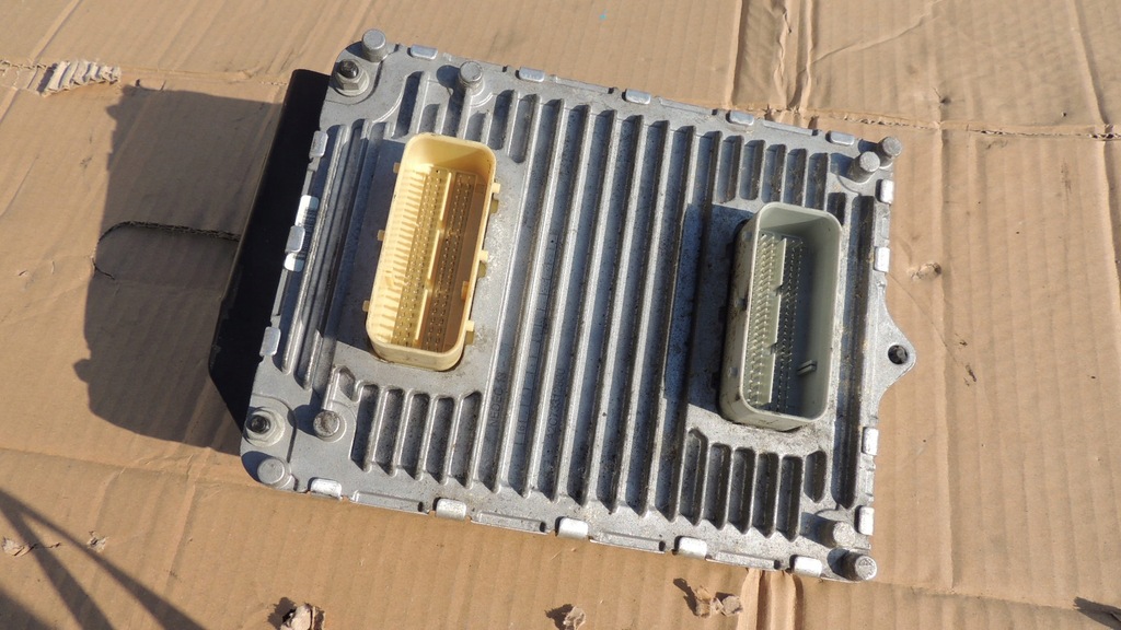 фото №5, Бортовий комп'ютер блок керування двигуна dodge challenger 17r