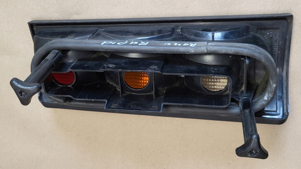 фото №11, Лампа права задня комплектна вкладиш renault rapid seima europa