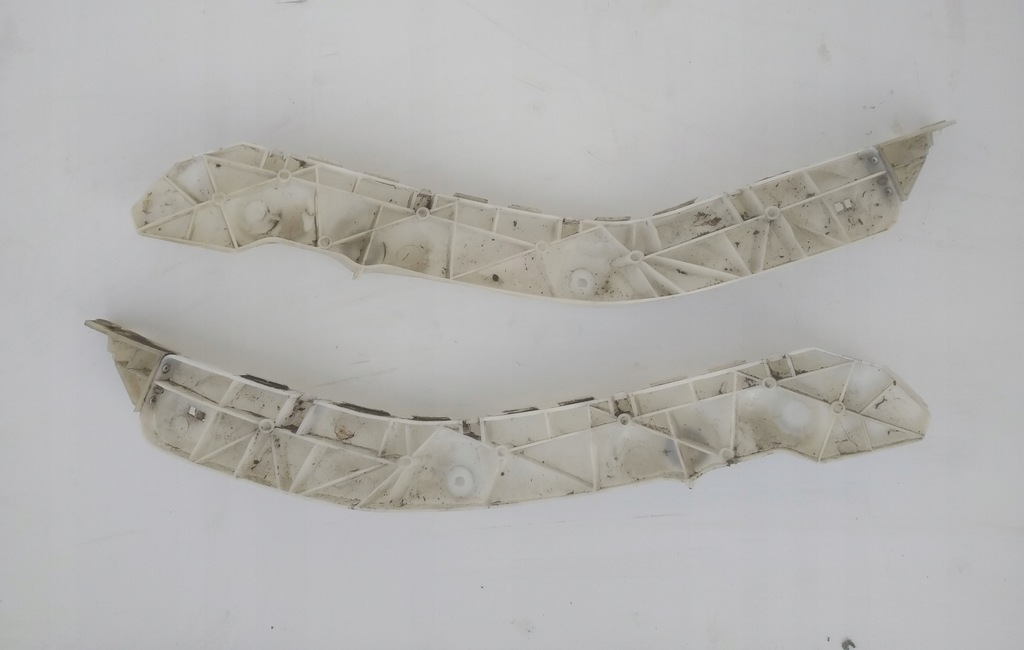 фото №3, Кронштейн направляющая бампера задняя l/p mazda rx8 rx-8