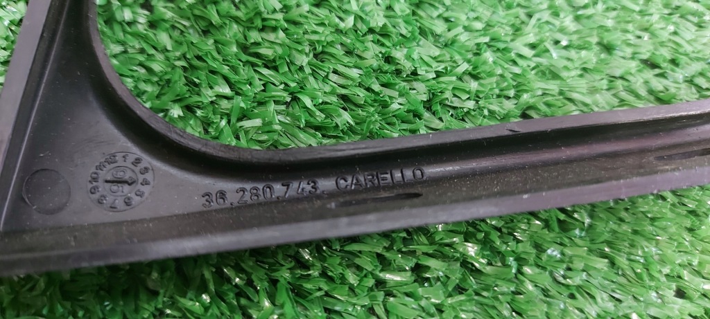 фото №3, Alfa romeo 145 146 правая рамка противотуманной фары накладка