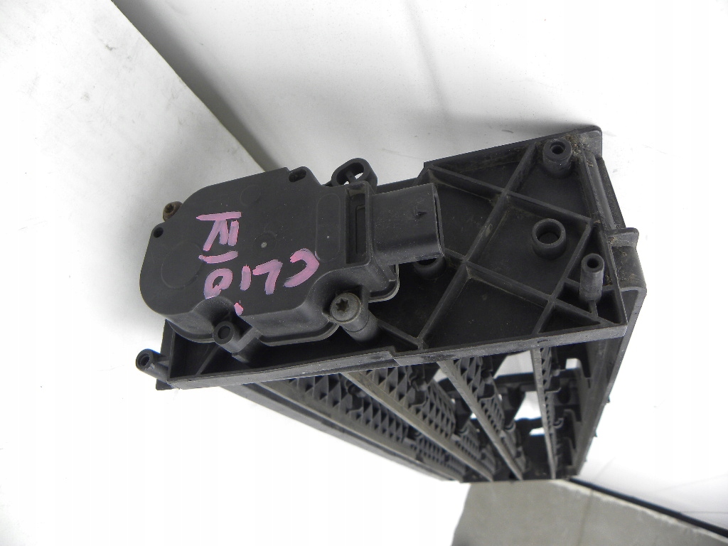 фото №2, Renault clio iv-captur żaluzia воздуха