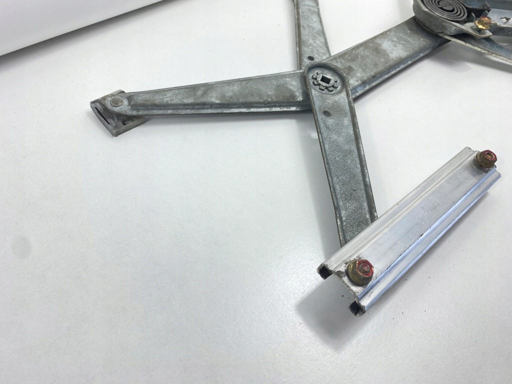 Купить Подъемник механизм стекло левый перед передний ручной mercedes w124 sedan универсал