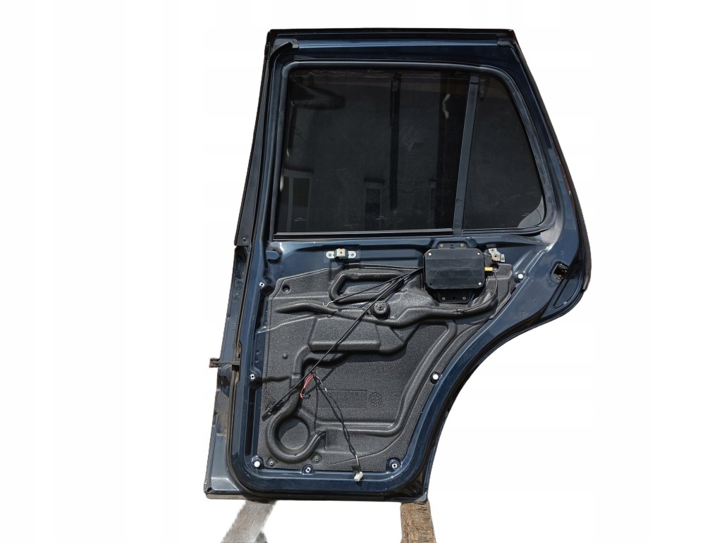 Купить Дверь правый задний  задние mercedes ml w163 amg nr lak 189