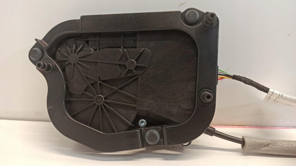 фото №5, Bmw 7 g11 замок доводчик крышки багажника 7441014 замок крышки bmw g11