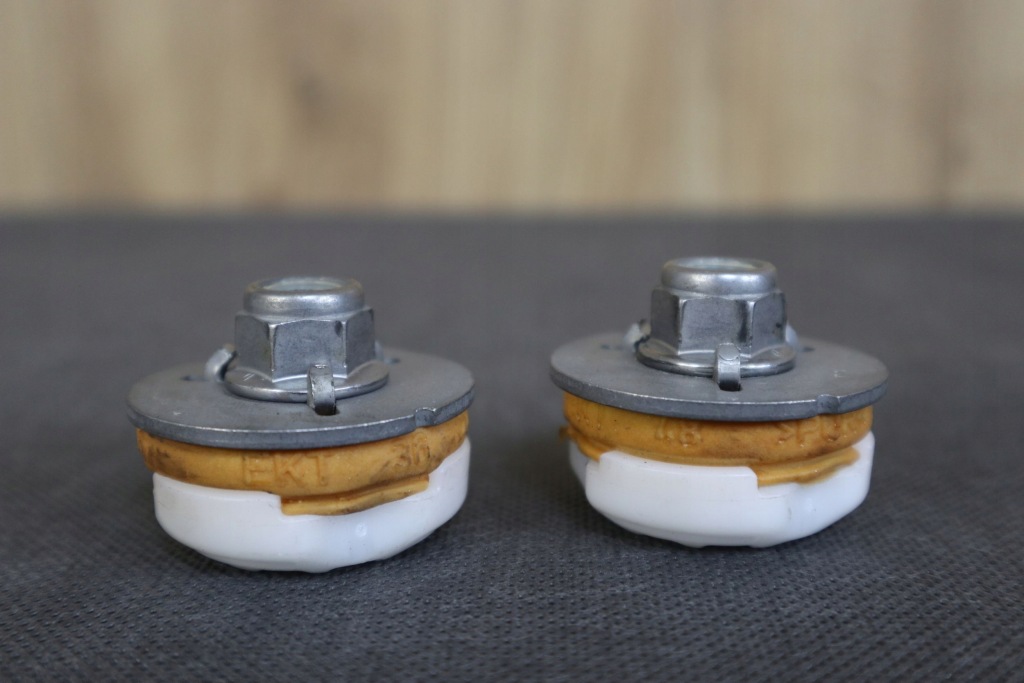 фото №1, Mercedes slk r172 болт болты гайка амортизатора задняя комплект a1723200056