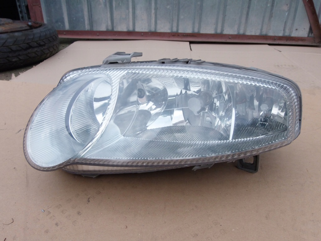 фото №1, Лампа левый перед 468261960 alfa romeo 147 europa