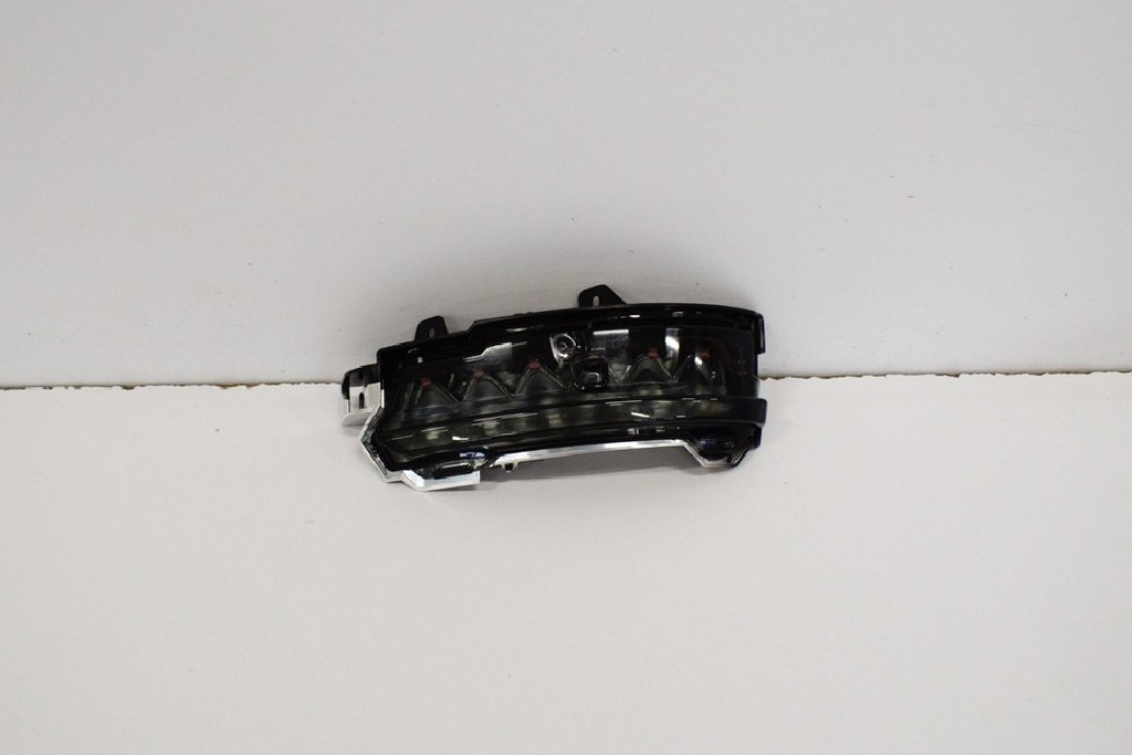 фото №2, Поворотник lewego зеркало land rover range rover evoque lr048352