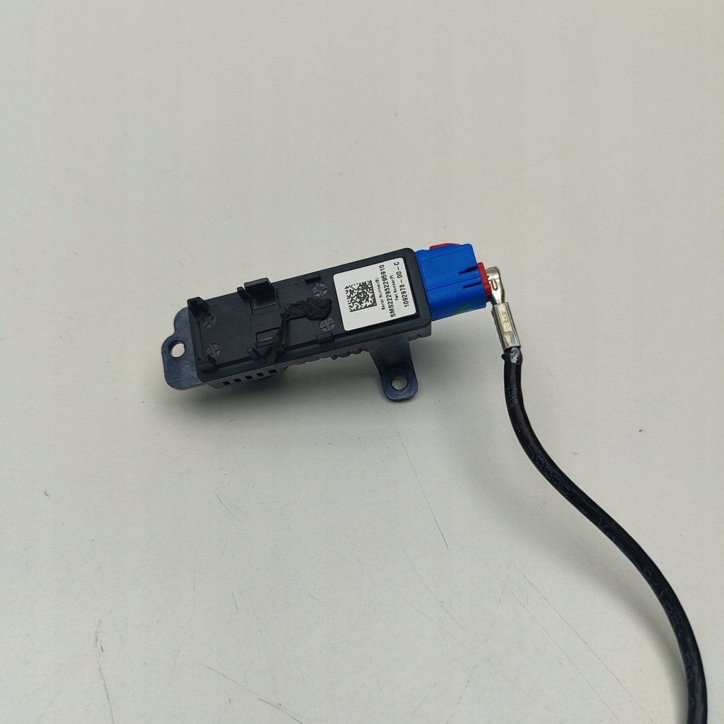 Tesla model y 2023 левая сторона камера на крыле боковой Недорого