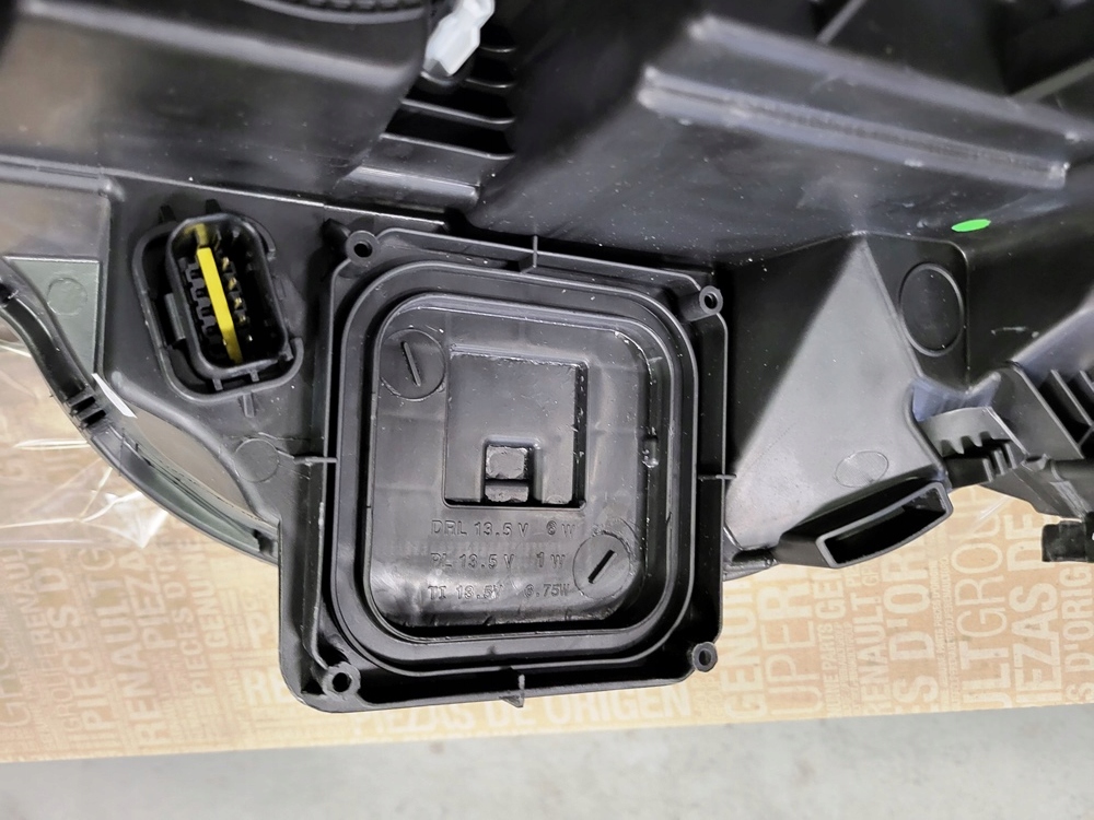 фото №13, Новый оригинальный фара renault megane iv правый 260102357r