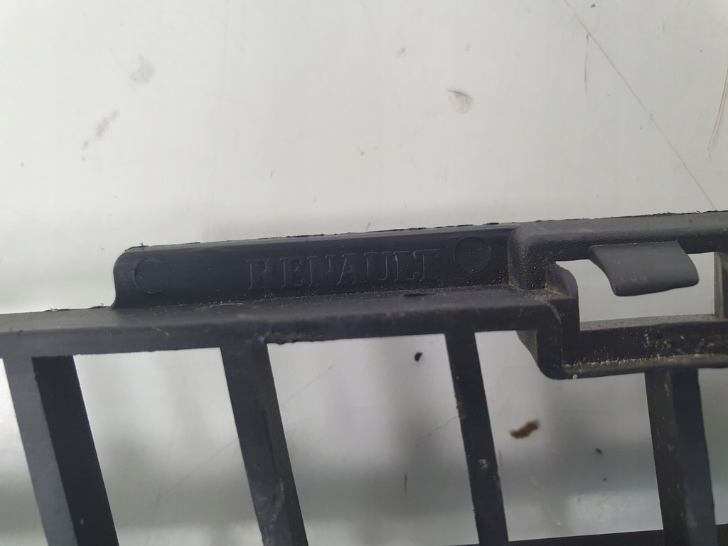 фото №9, Решётка бампера перед renault clio iii gt 2006236