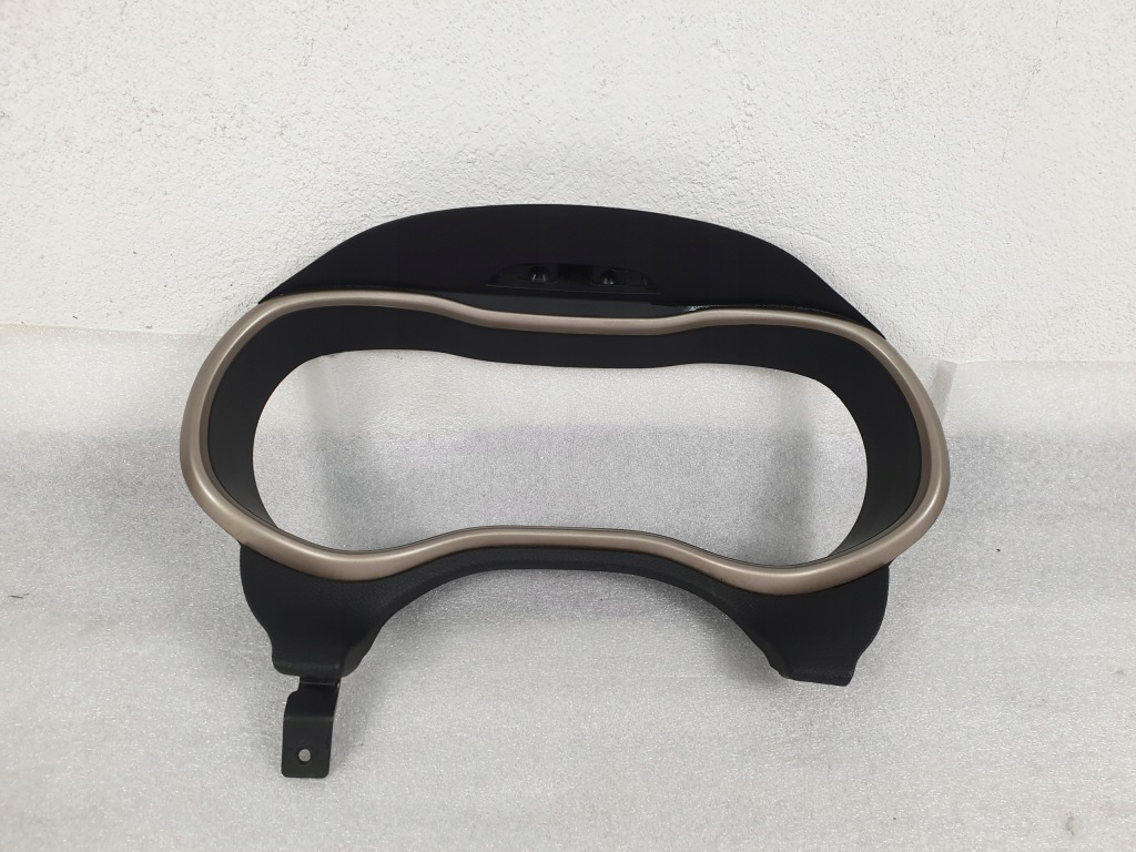 фото №1, Рамка спидометра 2447848-ls5 jeep cherokee kl usa