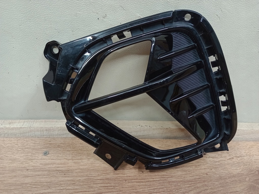 фото №1, Kia niro lift решётка правая w бампер задний