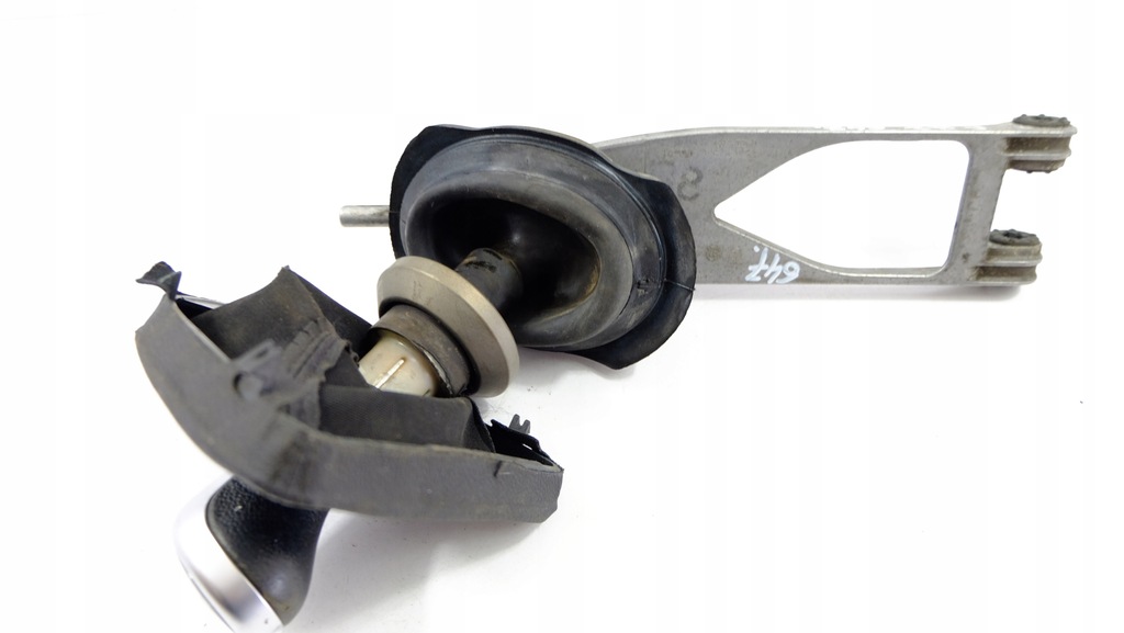 фото №10, Bmw 1 e87 2.0 домкрат переключения передач 6b