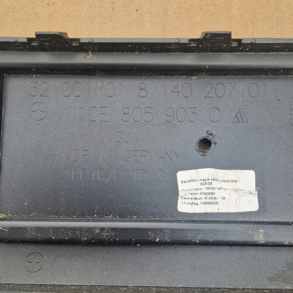 Купить Спойлер решётка бампера перед seat cupra born 21- оригинал