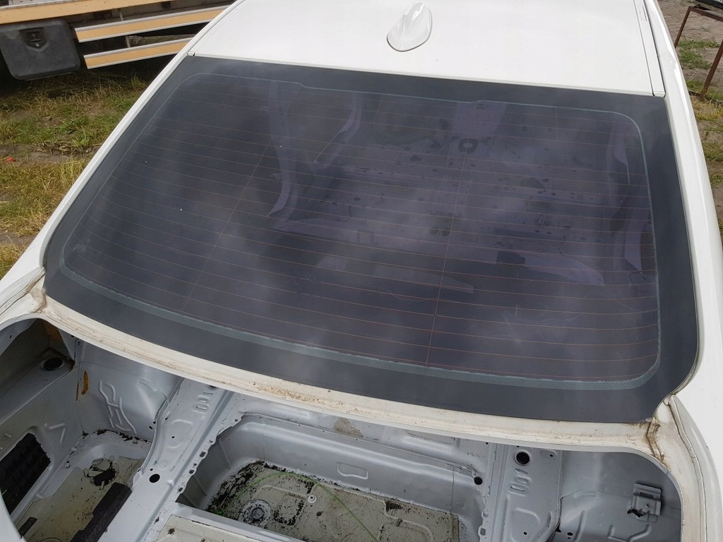 фото №2, Bmw 3 f30 320d rok 301 стекло задняя