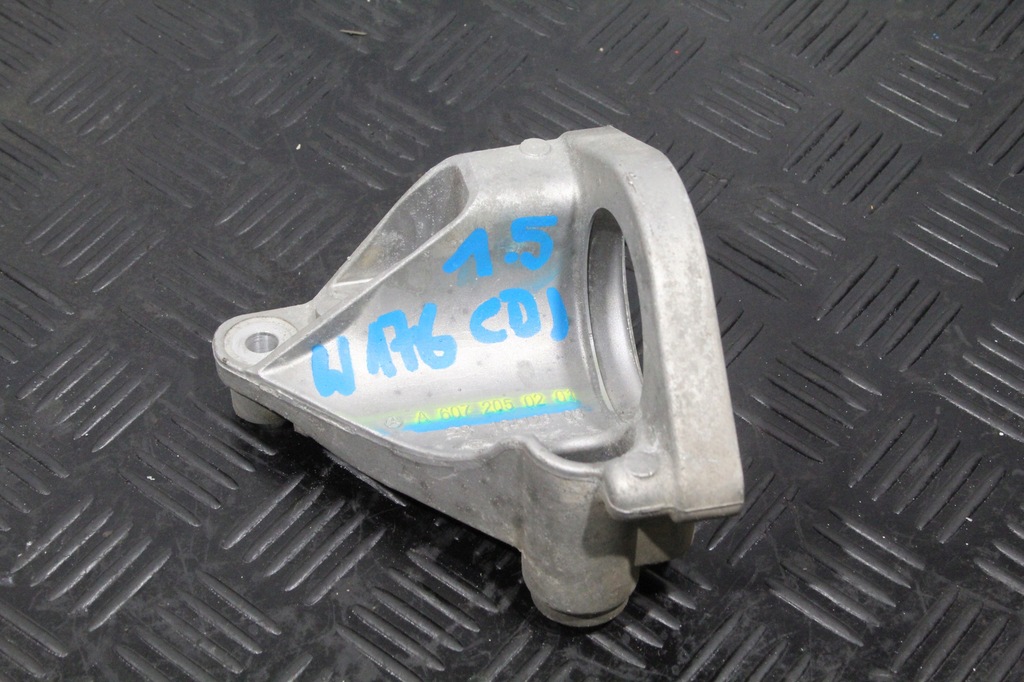 фото №1, Кронштейн опора полуось a-klasa w176 lift amg a6072050201