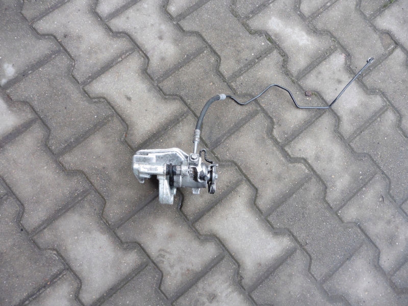 фото №1, Audi a1 прижим, суппорт задний правый