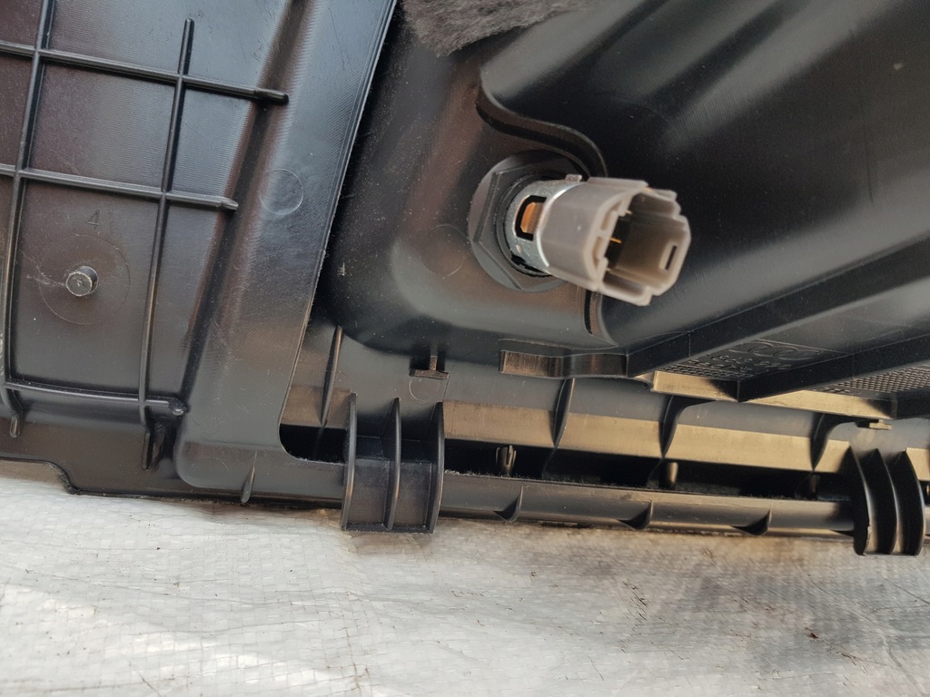 фото №8, Обшивка багажника правий audi a6 c7 kombi